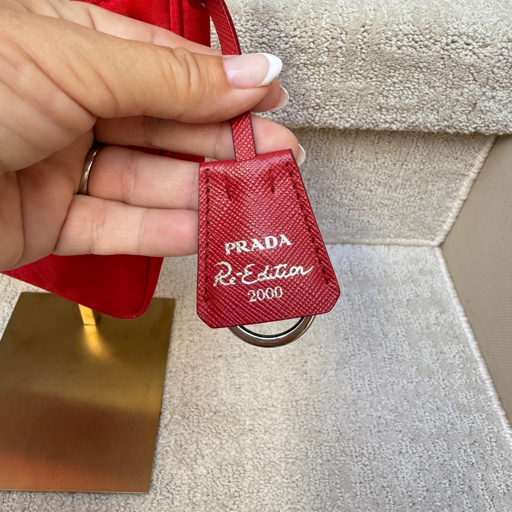 Nylon Re edition Shoulder bag in Red Nylon - Picture 6 of 16